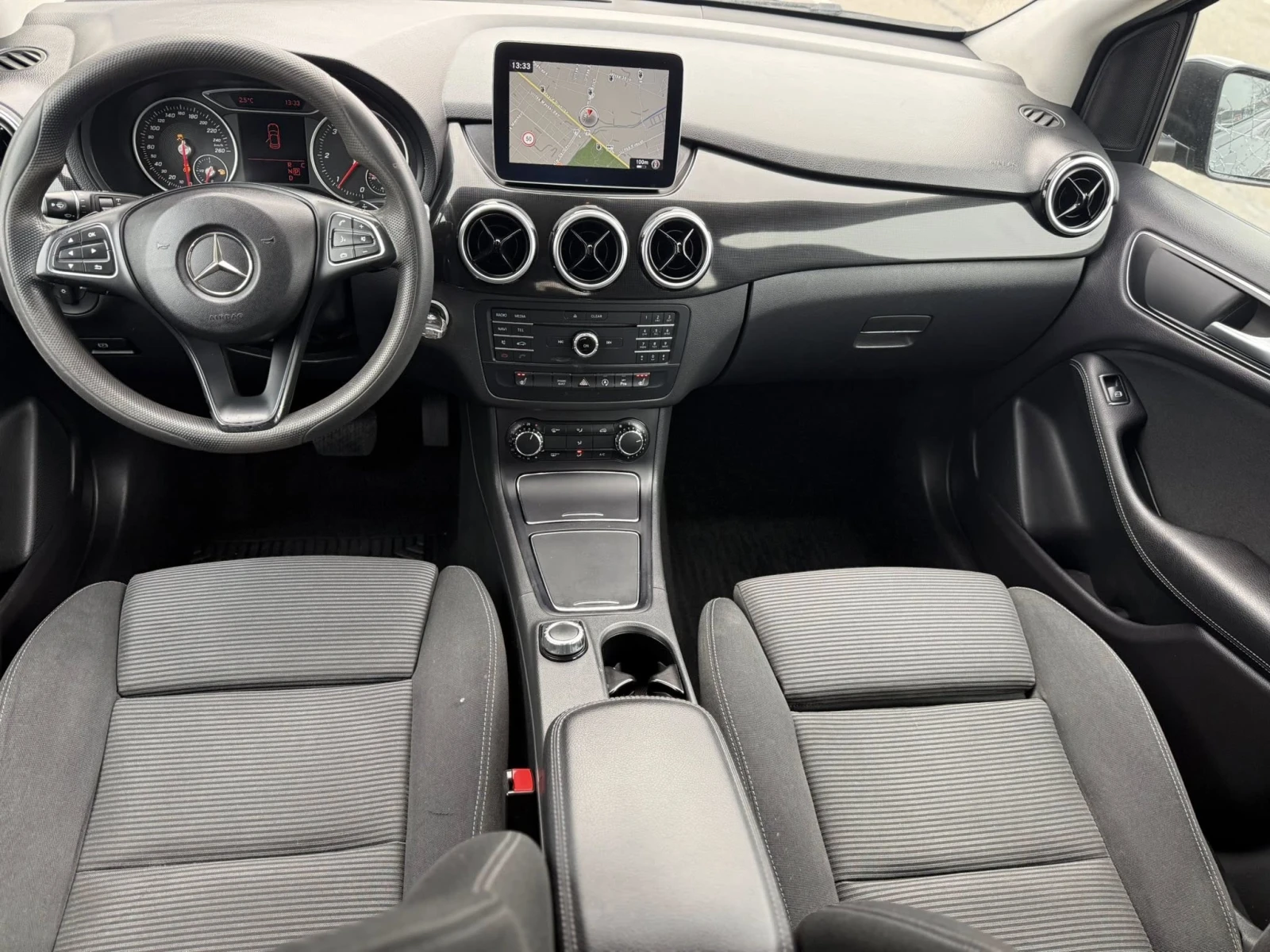 Mercedes-Benz B 200 Automat 2019, снимка 8