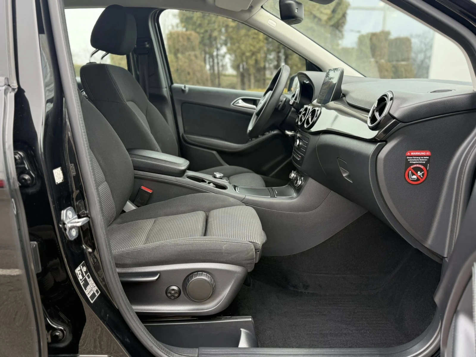 Mercedes-Benz B 200 Automat 2019, снимка 12