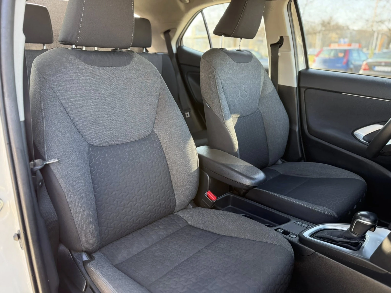 Toyota Yaris Cross Hybrid / 2022 / Камера / Дистроник, снимка 7