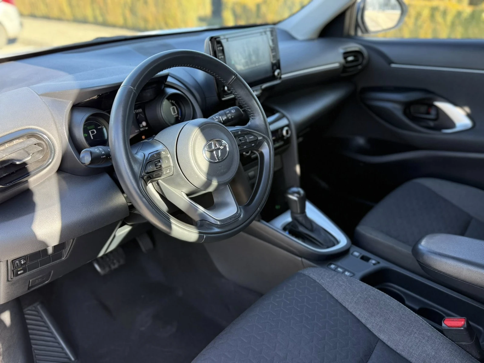 Toyota Yaris Cross Hybrid / 2022 / Камера / Дистроник, снимка 9