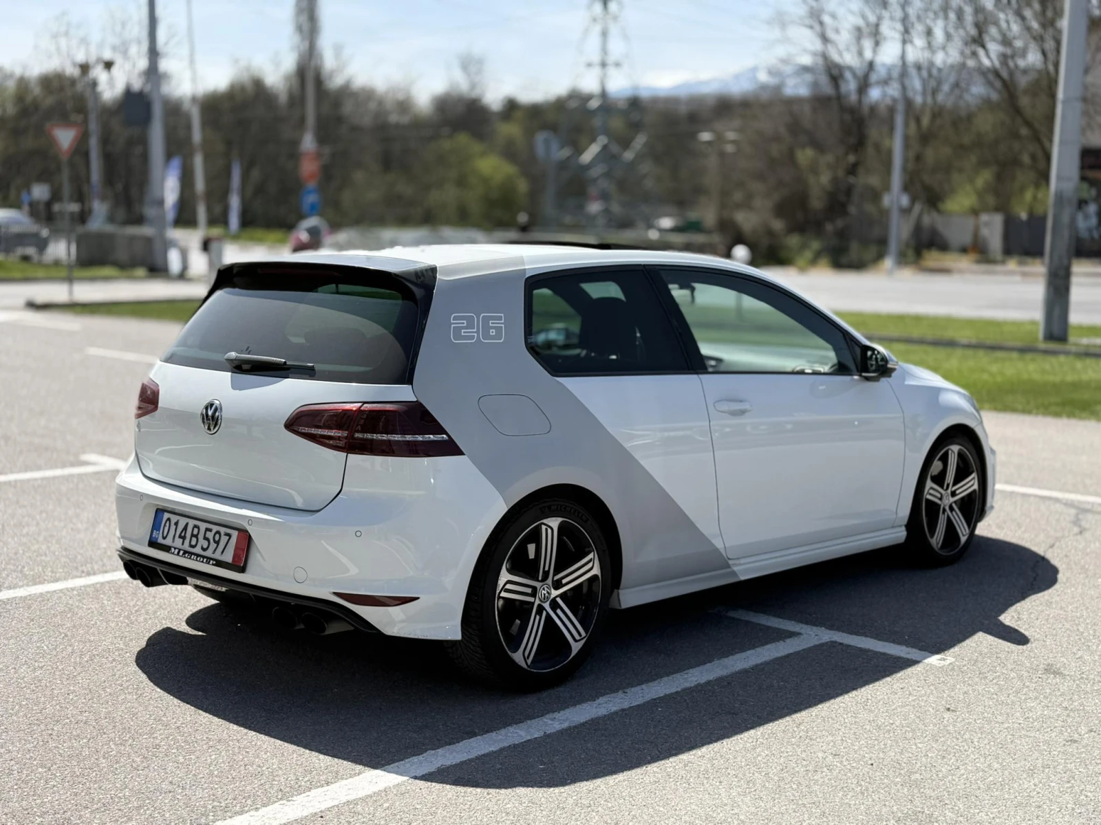VW Golf 7 R / 300 hp / Manual / SWISS / Full History / Гар 2015, снимка 4