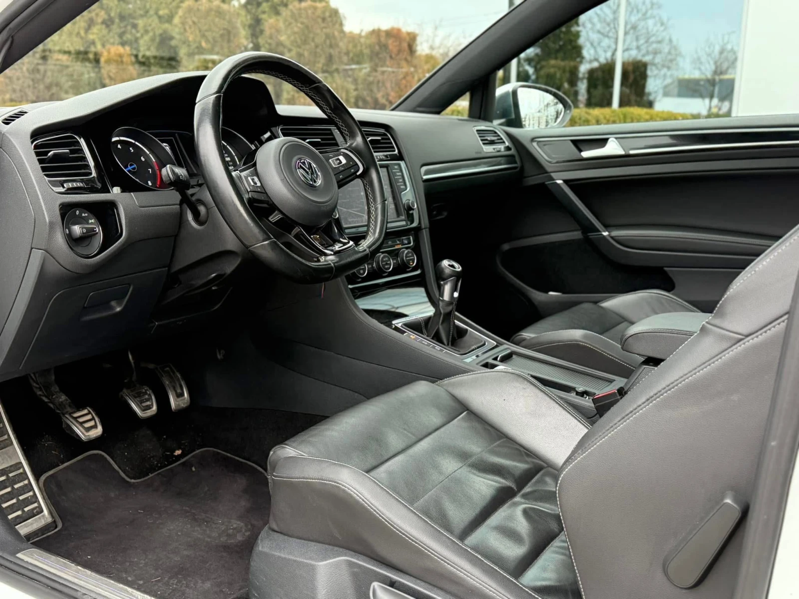 VW Golf 7 R / 300 hp / Manual / SWISS / Full History / Гар 2015, снимка 6