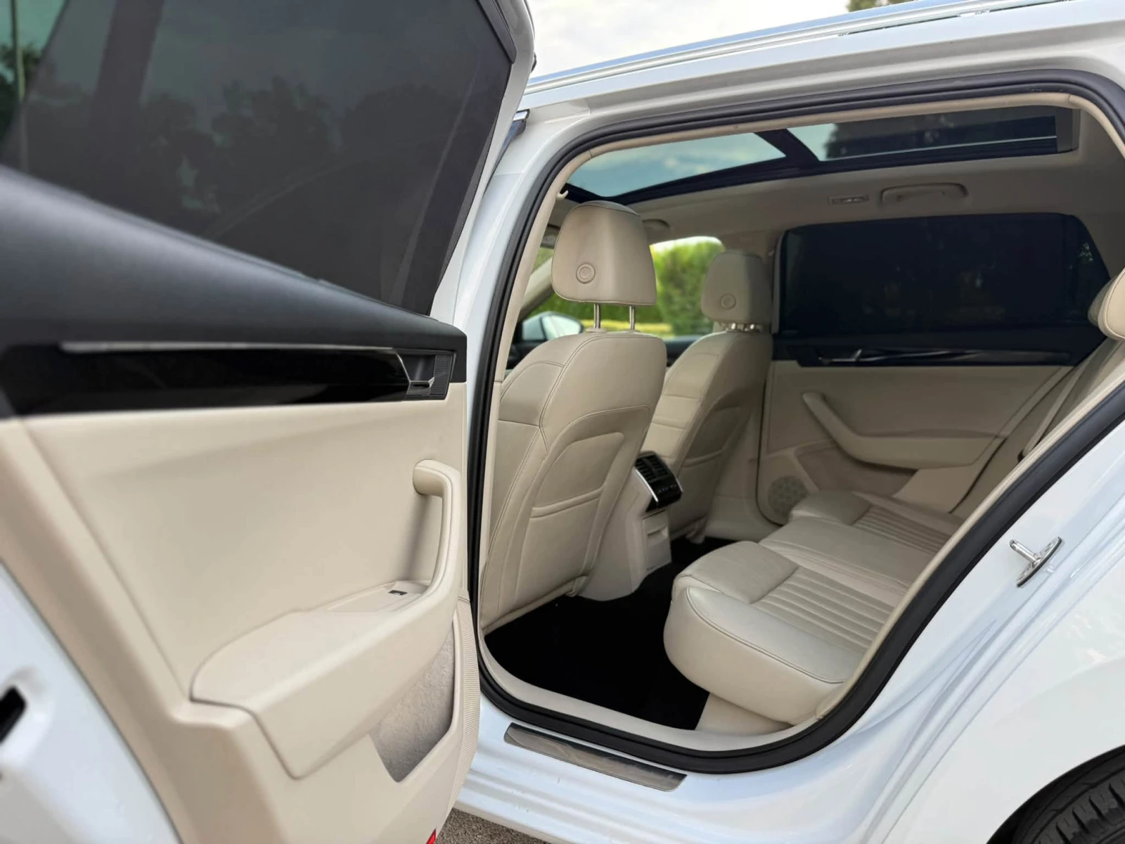Skoda Superb 4x4 L&K 190kc 2016, снимка 11