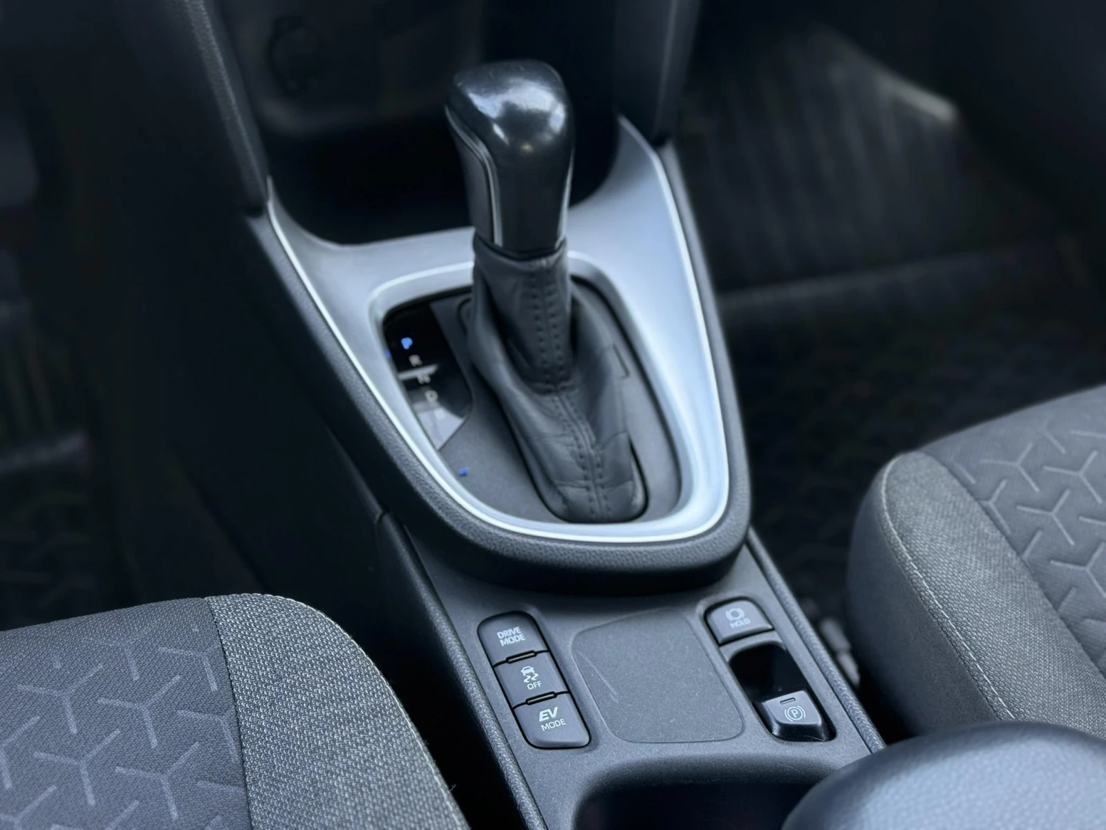 Toyota Yaris Cross Хибрид 2022, снимка 8